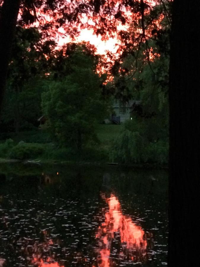 Romantic Riverside Suite In Elora Exterior foto