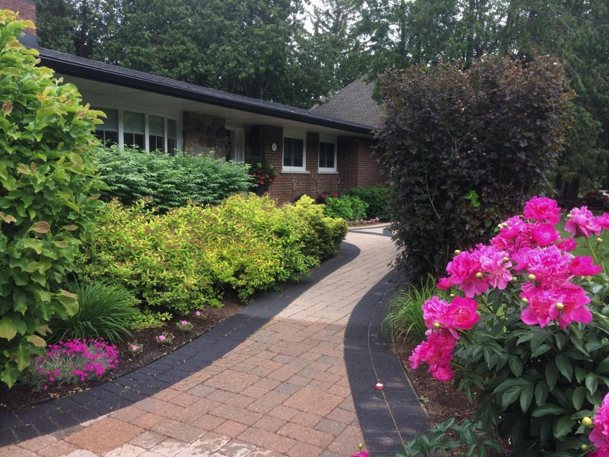 Romantic Riverside Suite In Elora Exterior foto